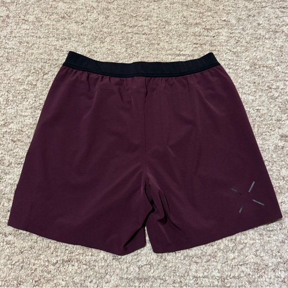 Ten Thousand Interval short - Picture 3 of 4